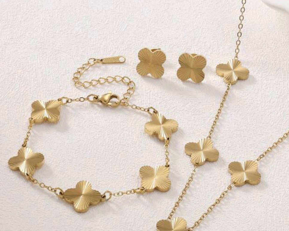 SJW 3pcs Set Necklace Clover