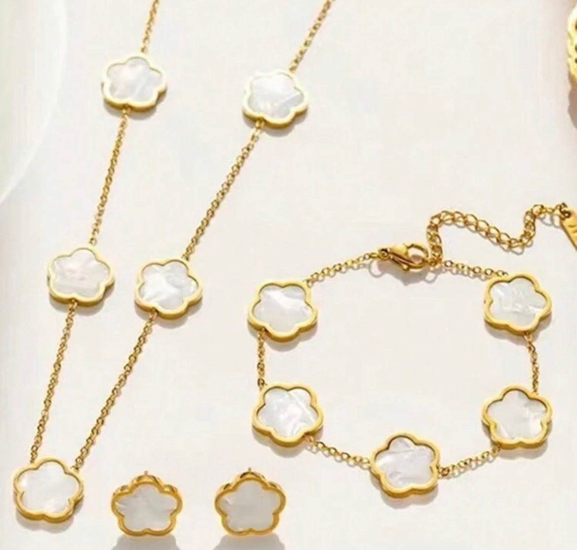 SJW 3pcs Set Necklace Clover