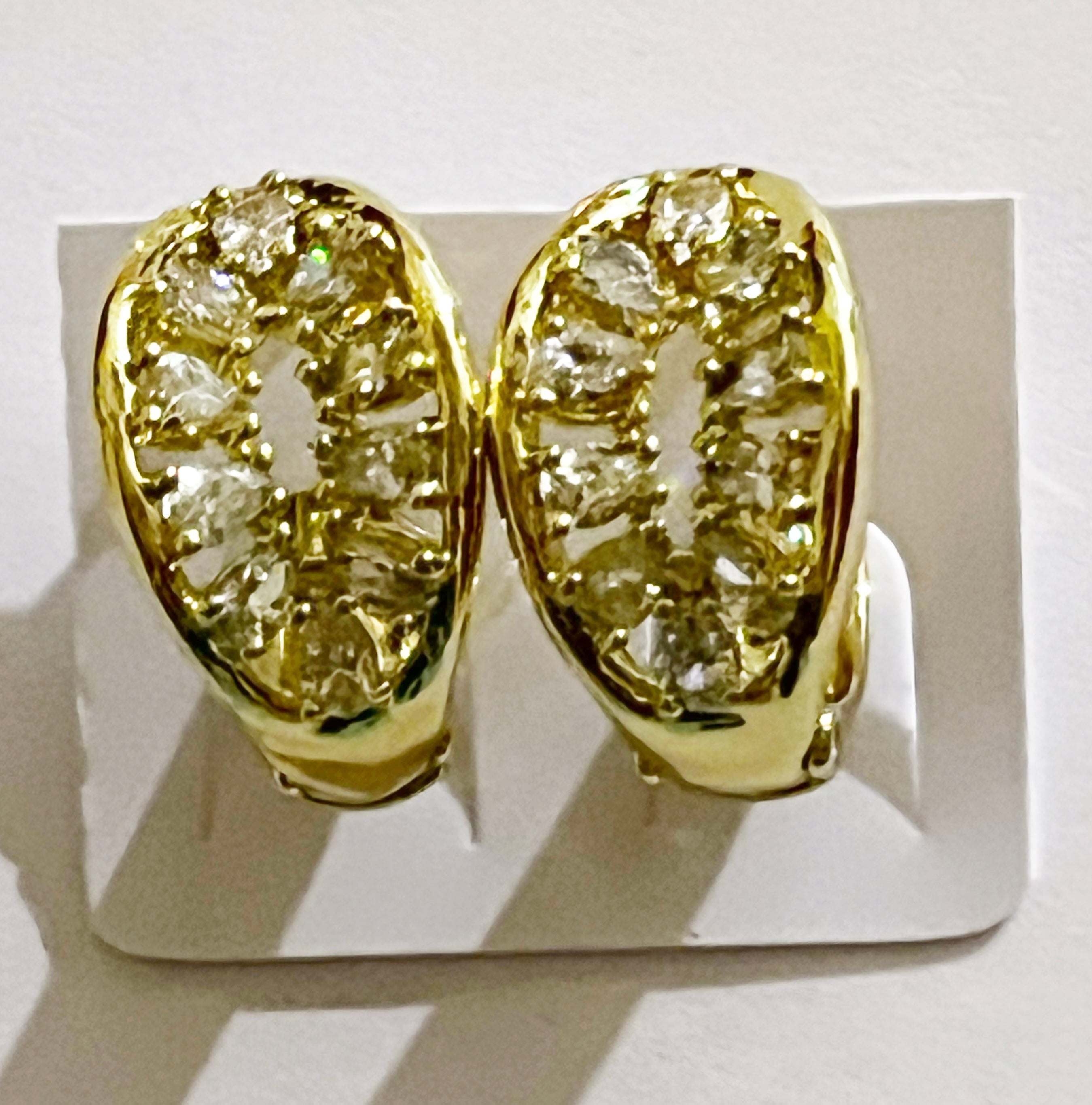 GJW Earring Huggies Zircon Cowrie