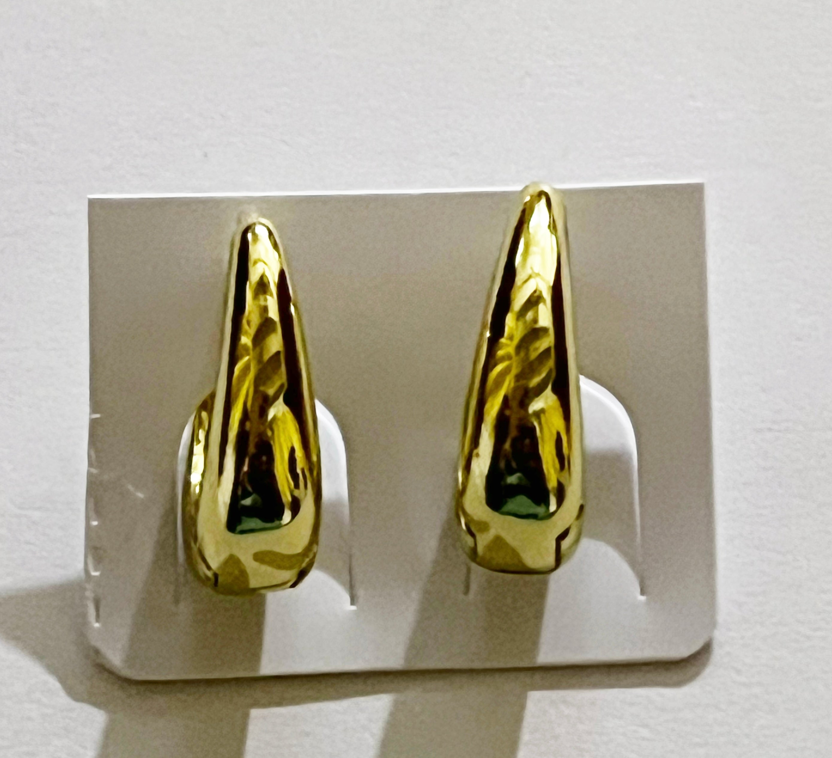 GJW Earring Huggies Elongated