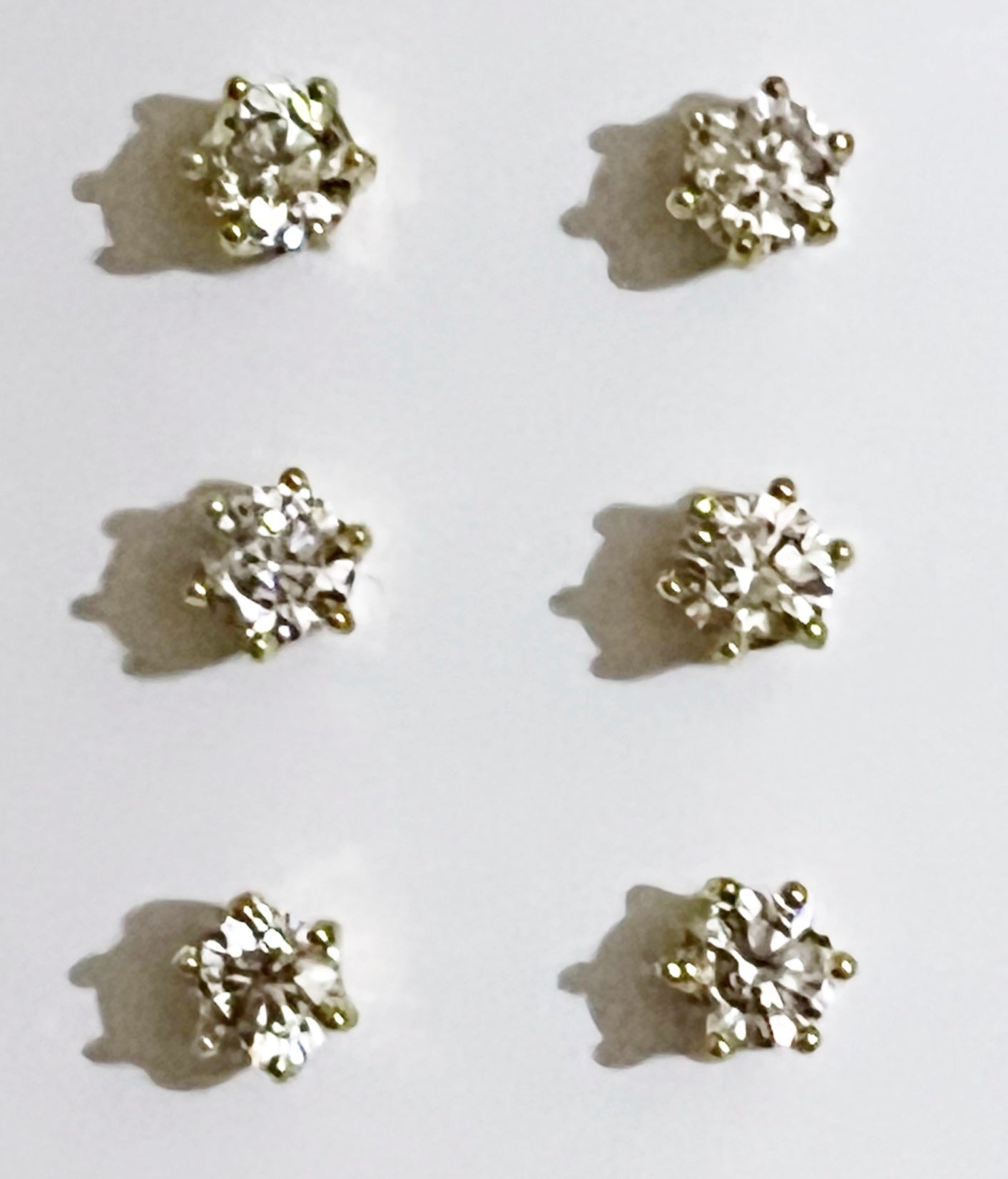 GJW Earring Studs Zircon 6 Round 4mm